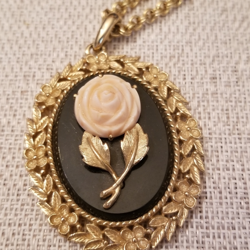 Rose cameo mirror long necklace